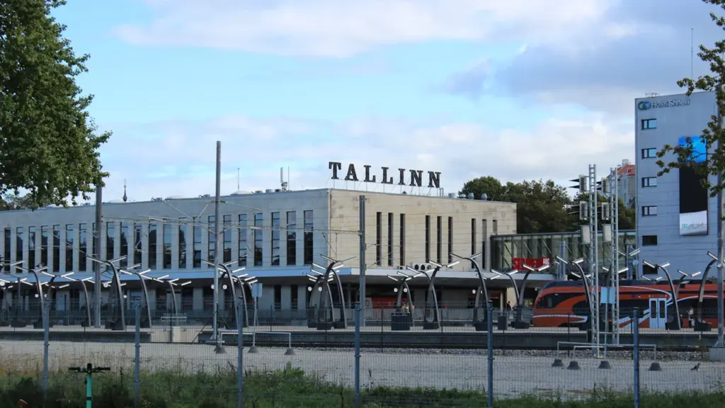 Balti jaama hoone Tallinnas, mis esindab linna infrastruktuuri ja haridusasutuste piirkonda.