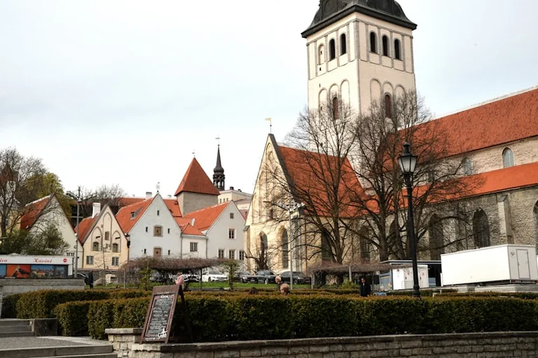 Tallinnas liigub nähtav sümbol ajutiselt uude kohta