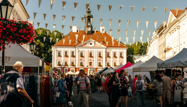 Tartu raekoja kellad mängivad juulis viis korda päevas