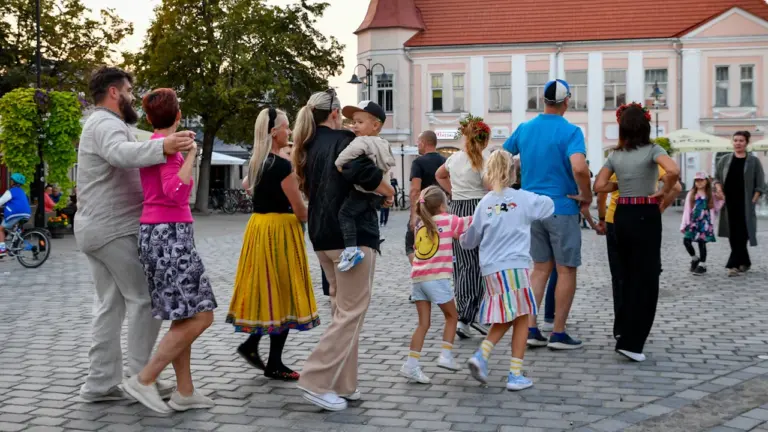 Kuressaare tasuta tuur viib linna kohalike lugudesse