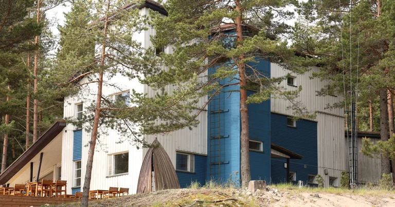 Naissaarel rajatakse kriisiks mandrist sõltumatu tugipunkt